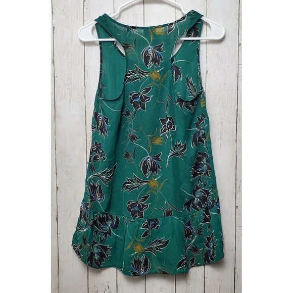 CAbi Zoe Falling Flowers Tank Top Womens Size XS  Green Sleeveless Ruffle Hem - Picture 2 of 8